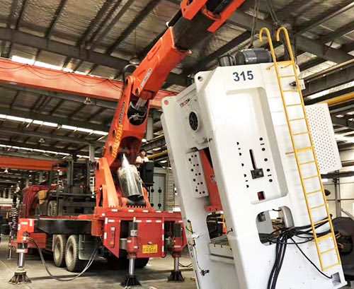 泰山附近随车吊出租，轻松解决运输难题