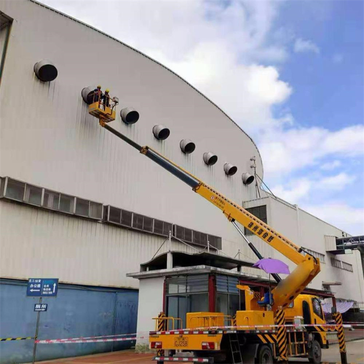 泰山高空作业车出租服务：专业广告牌安装解决方案