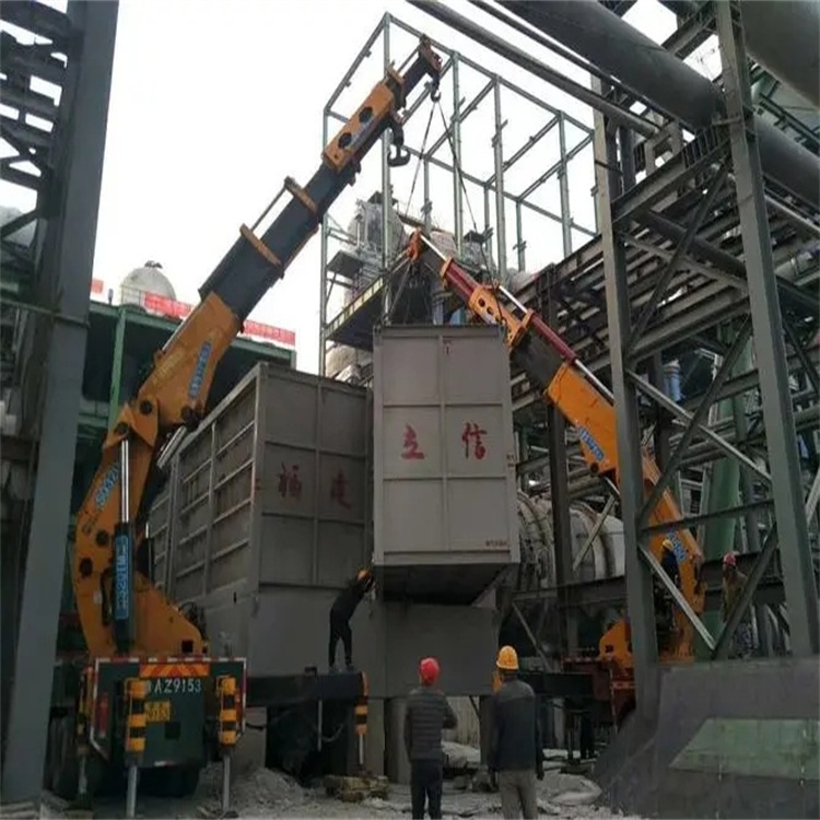 泰山折臂吊车租赁电话